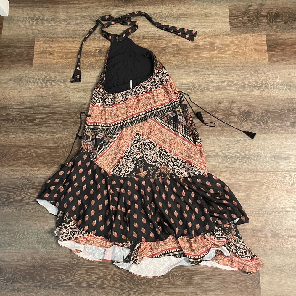Bohemian Halter Maxi Dress - Black and Pink - Picture 5 of 8